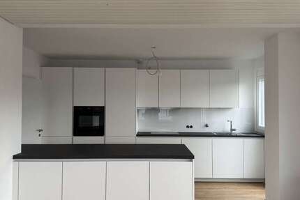 Wohnung Eningen - 5.5 Zimmer, 213 m&sup2;, 1.495&euro; | Angebot:26751459