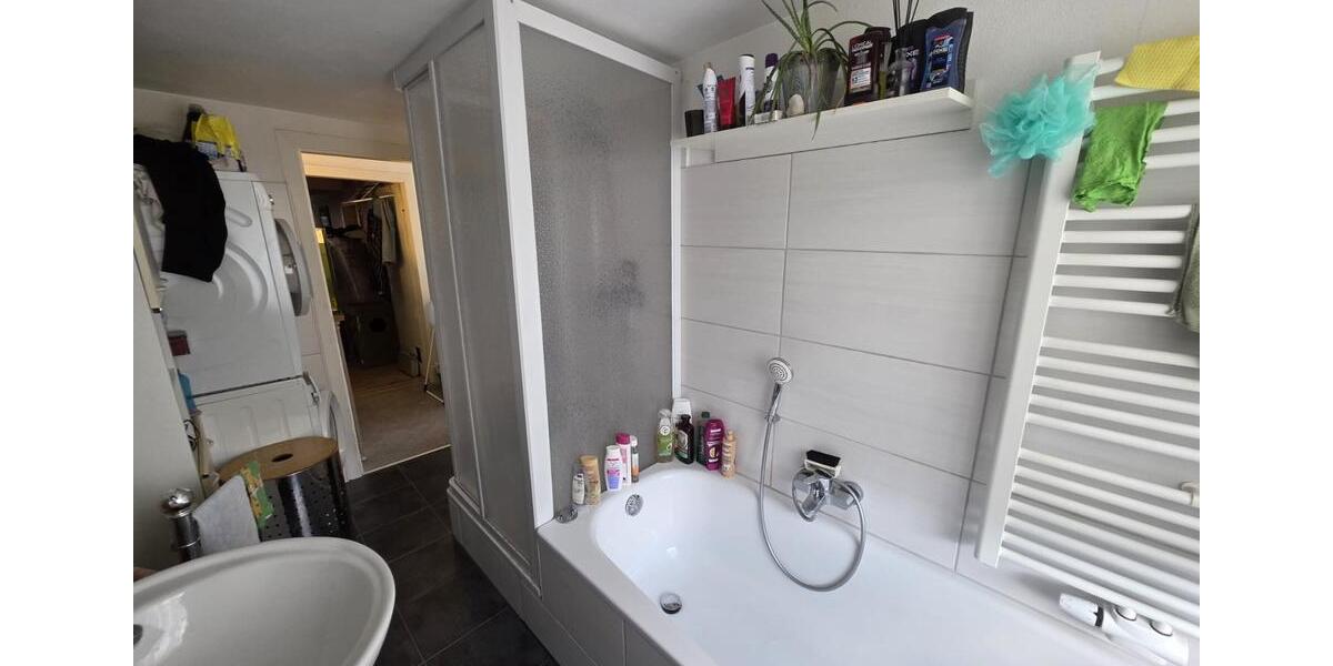 Dachgeschoßwohnung Helsa - 5 Zimmer, 102 m&sup2;, 650&euro; | Angebot:26121915
