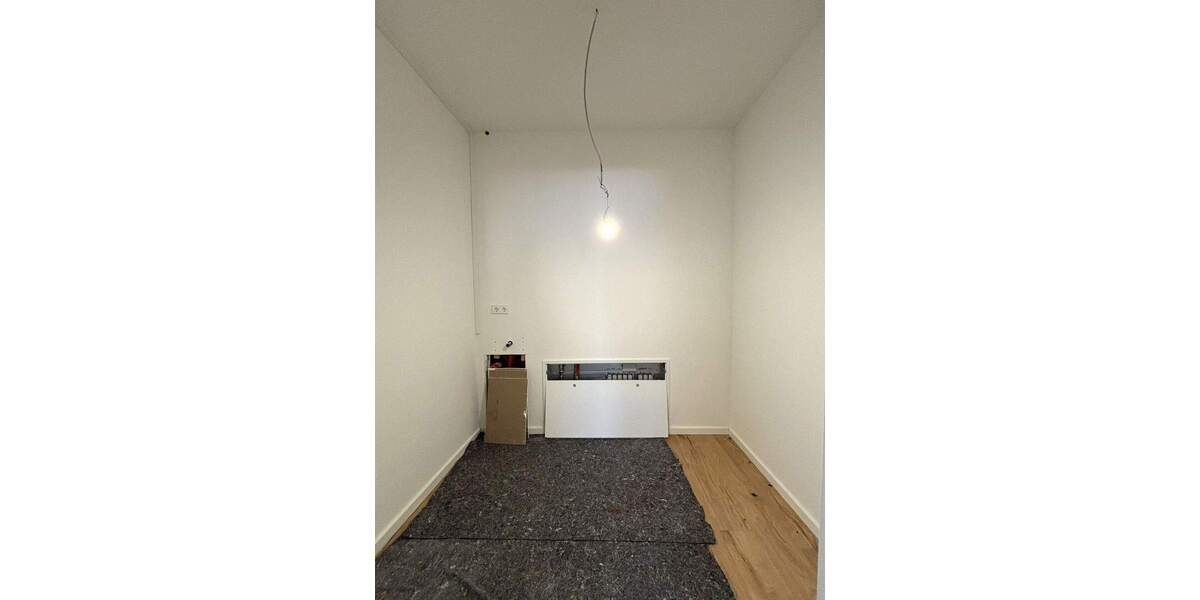 Etagenwohnung Sindelfingen Mitte - 2 Zimmer, 89 m&sup2;, 1.380&euro; | Angebot:24407414