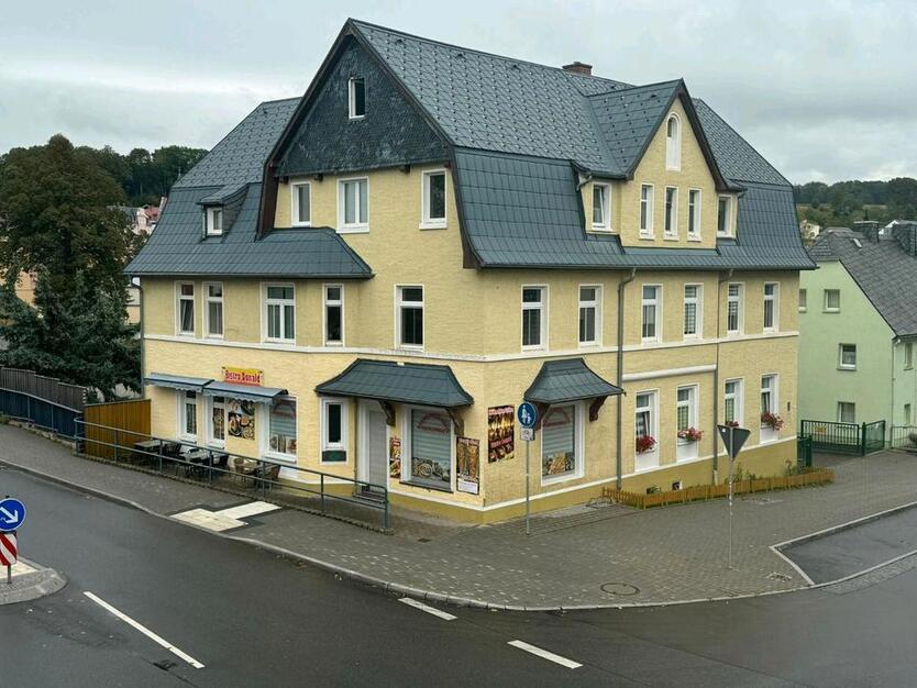 3 Zimmerwohnung mit parkplatz und garten.