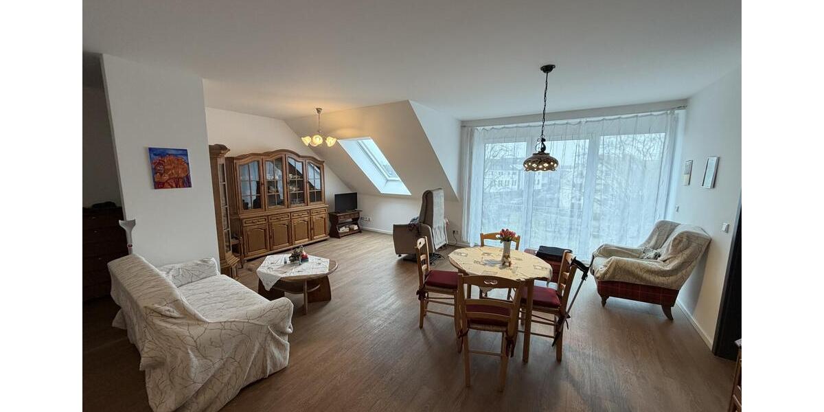 Dachgeschoßwohnung Halle - 2 Zimmer, 56 m&sup2;, 705&euro; | Angebot:24885004