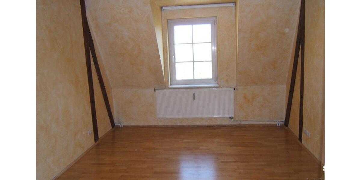 Dachgeschoßwohnung Cottbus - 4 Zimmer, 83 m&sup2;, 664&euro; | Angebot:24383590