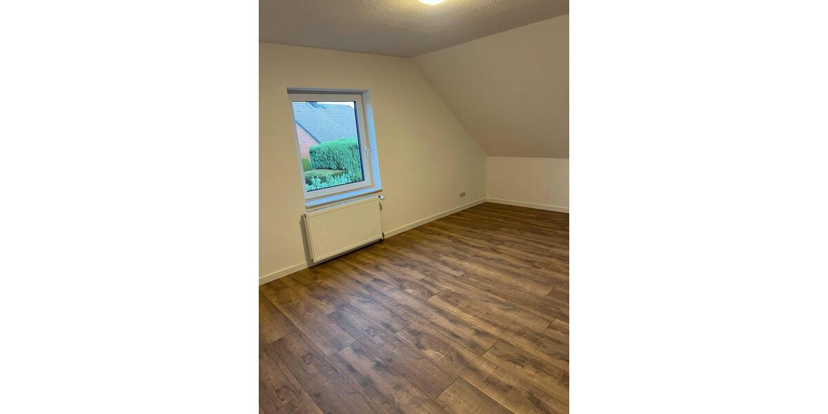 Dachgeschoßwohnung Weyhausen - 4 Zimmer, 103 m&sup2;, 1.030&euro; | Angebot:25287211