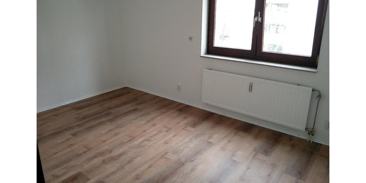 Etagenwohnung Offenbach am Main Hafen - 3 Zimmer, 84 m&sup2;, 880&euro; | Angebot:26700029