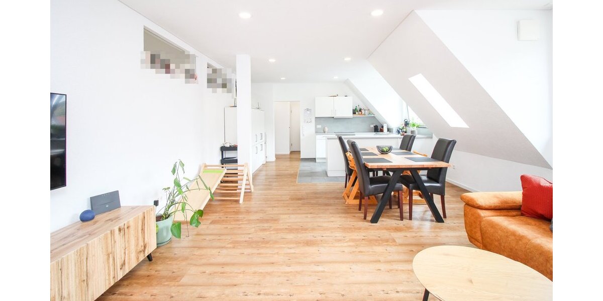 Modernisierte 4-Zimmer-Wohnung mit Einbauküche in Oberndorf a. N. - Dachgeschoßwohnung Oberndorf | Angebot:27095832