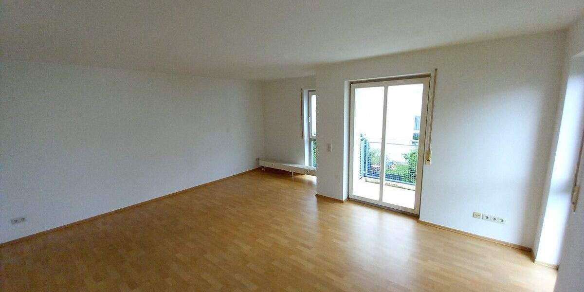 Etagenwohnung Meerane - 2 Zimmer, 55 m&sup2;, 365&euro; | Angebot:25996742