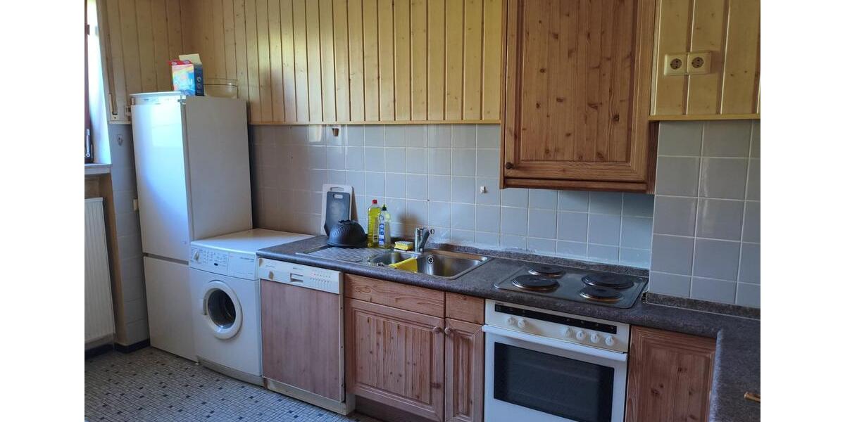 Erdgeschoßwohnung Schefflenz - 4 Zimmer, 200 m&sup2;, 5.000&euro; | Angebot:24525199