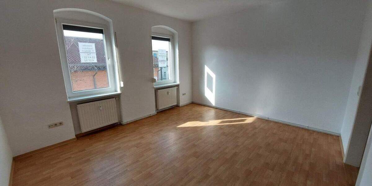 Etagenwohnung Roßwein - 2 Zimmer, 38 m&sup2;, 235&euro; | Angebot:25799476