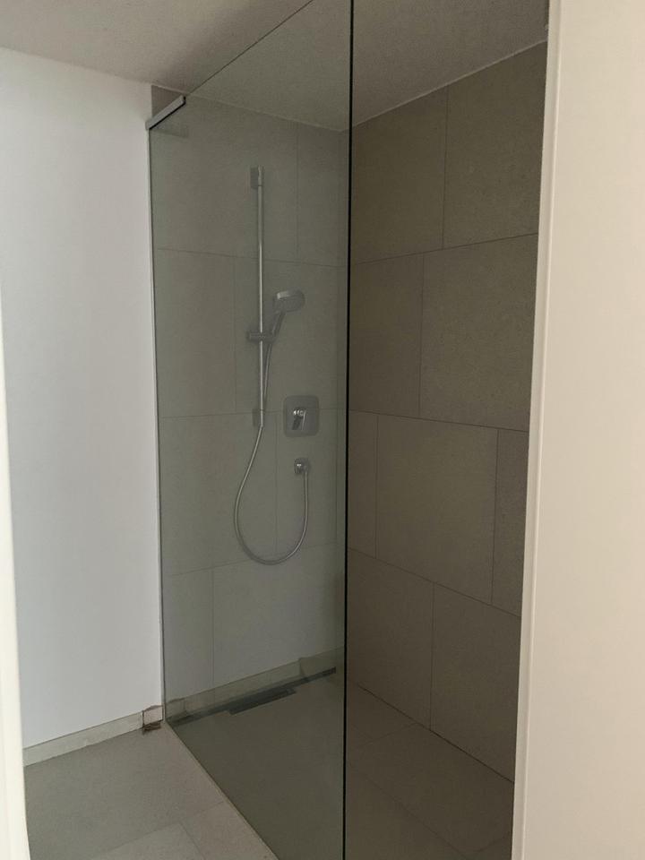 Moderne Souterrain-Wohnung mit Tageslicht