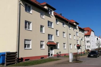 Wohnung Halberstadt - 3 Zimmer, 63 m&sup2;, 400&euro; | Angebot:24388258