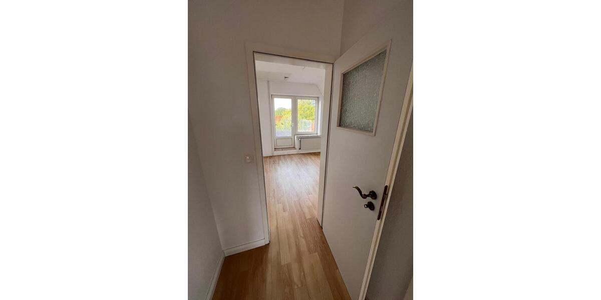 Etagenwohnung Meldorf - 3 Zimmer, 150 m&sup2;, 990&euro; | Angebot:23620212