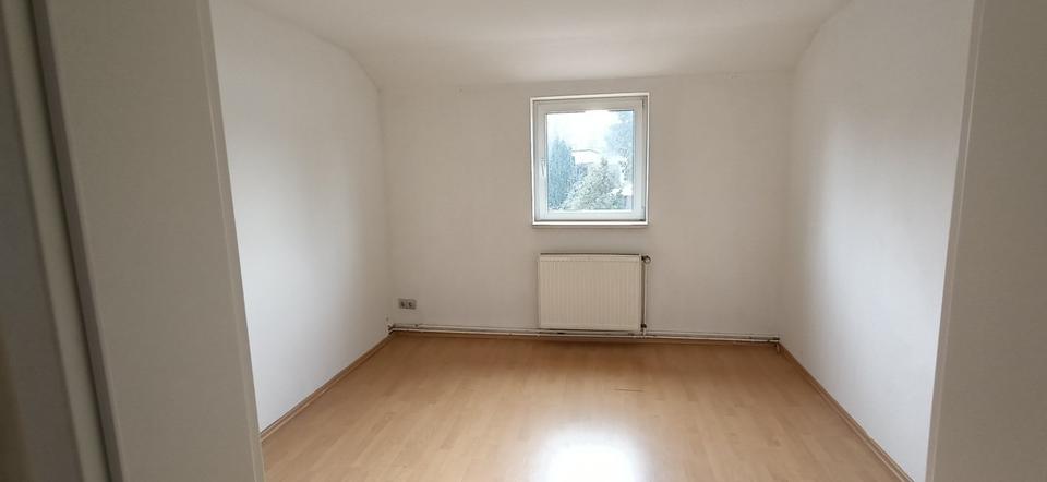 Dachgeschoßwohnung Mühlhausen (Thüringen) - 3 Zimmer, 60 m&sup2;, 415&euro; | Angebot:25321925