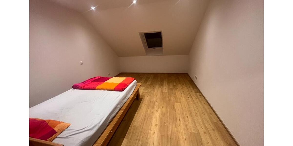 Dachgeschoßwohnung Donauwörth - 3 Zimmer, 100 m&sup2;, 1.050&euro; | Angebot:24242641