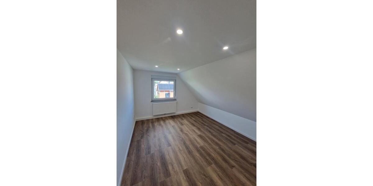 Dachgeschoßwohnung Wiesloch - 3.5 Zimmer, 57 m&sup2;, 950&euro; | Angebot:26019831