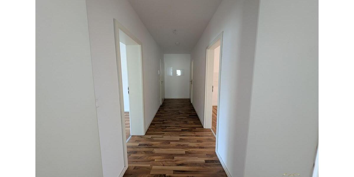 Etagenwohnung Bitterfeld-Wolfen Bitterfeld - 4 Zimmer, 92 m&sup2;, 650&euro; | Angebot:26442517