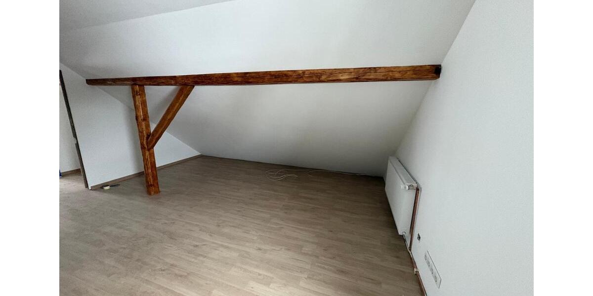 Etagenwohnung Dassel - 5 Zimmer, 124 m&sup2;, 749&euro; | Angebot:26007340