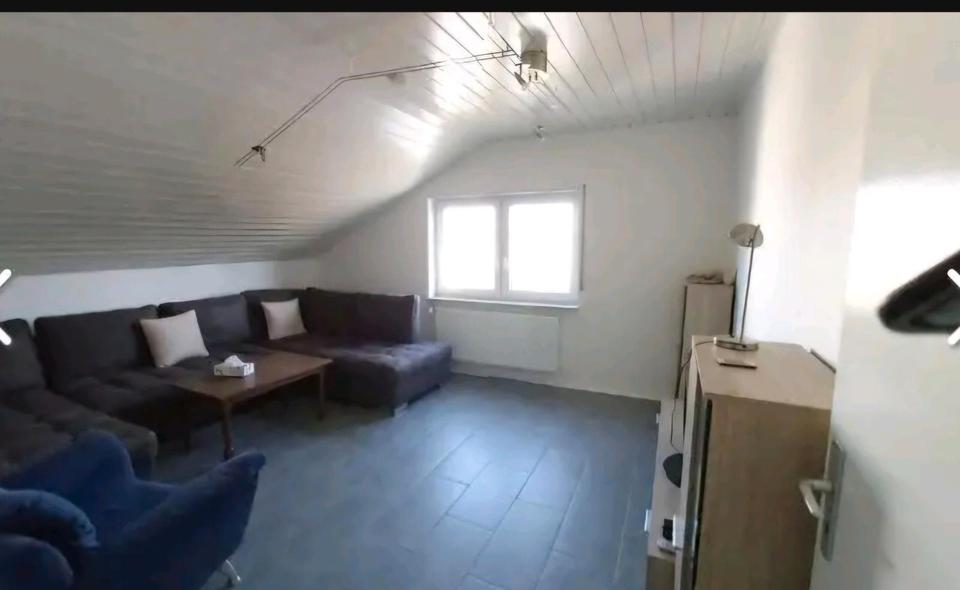 Dachgeschoßwohnung Leimersheim - 3 Zimmer, 1.200&euro; | Angebot:23295627