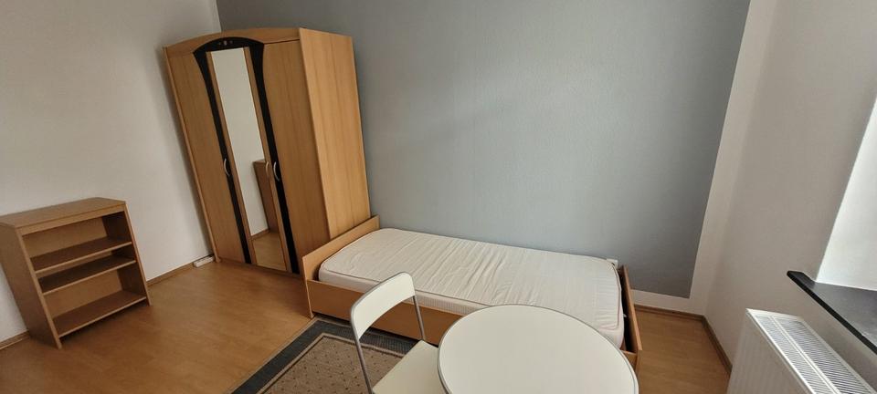 Etagenwohnung Duisburg Laar - 1 Zimmer, 16 m&sup2;, 260&euro; | Angebot:24705610