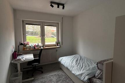 Wohnung Aachen Aachen-Mitte - 5 Zimmer, 12 m&sup2;, 460&euro; | Angebot:25083151