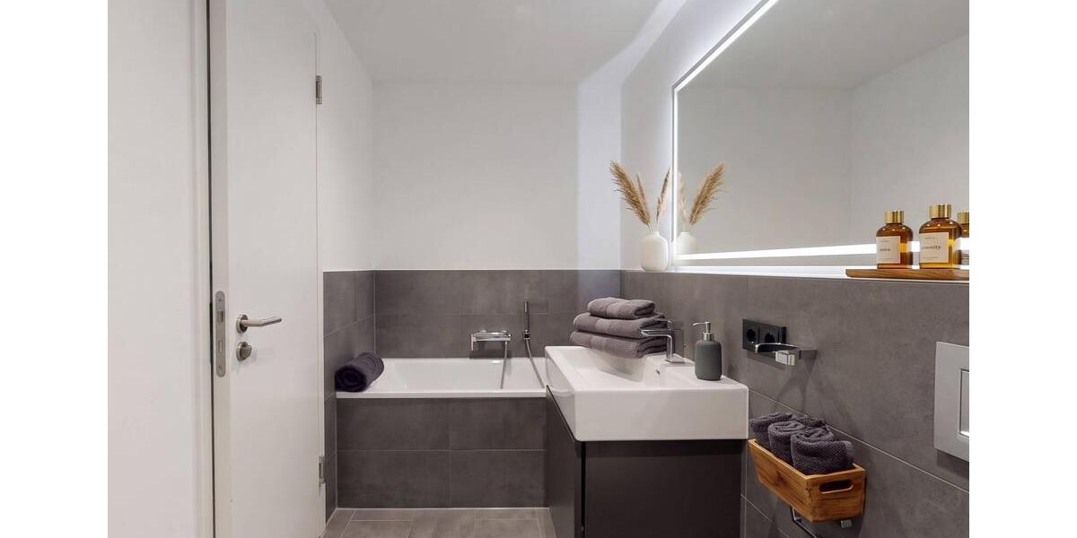 Etagenwohnung Berlin - 3 Zimmer, 93 m&sup2;, 2.800&euro; | Angebot:26285476