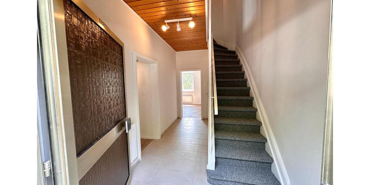 Doppelhaushälfte Hemer - 8 Zimmer, 155 m&sup2;, 1.400&euro; | Angebot:26006012