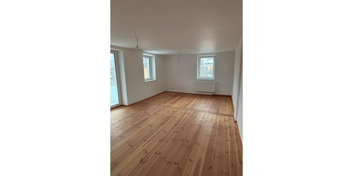 Erdgeschoßwohnung Burghaslach - 3 Zimmer, 100 m&sup2;, 12&euro; | Angebot:24465473