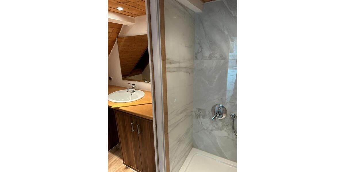 Dachgeschoßwohnung Markgröningen - 3 Zimmer, 100 m&sup2;, 1.100&euro; | Angebot:24513320