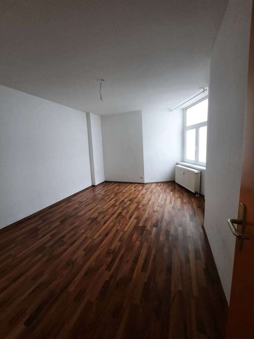 großzügige 3 Zimmer-Wohnung mit Einbauküche *ideal für WG oder Familien* 3 zimmer