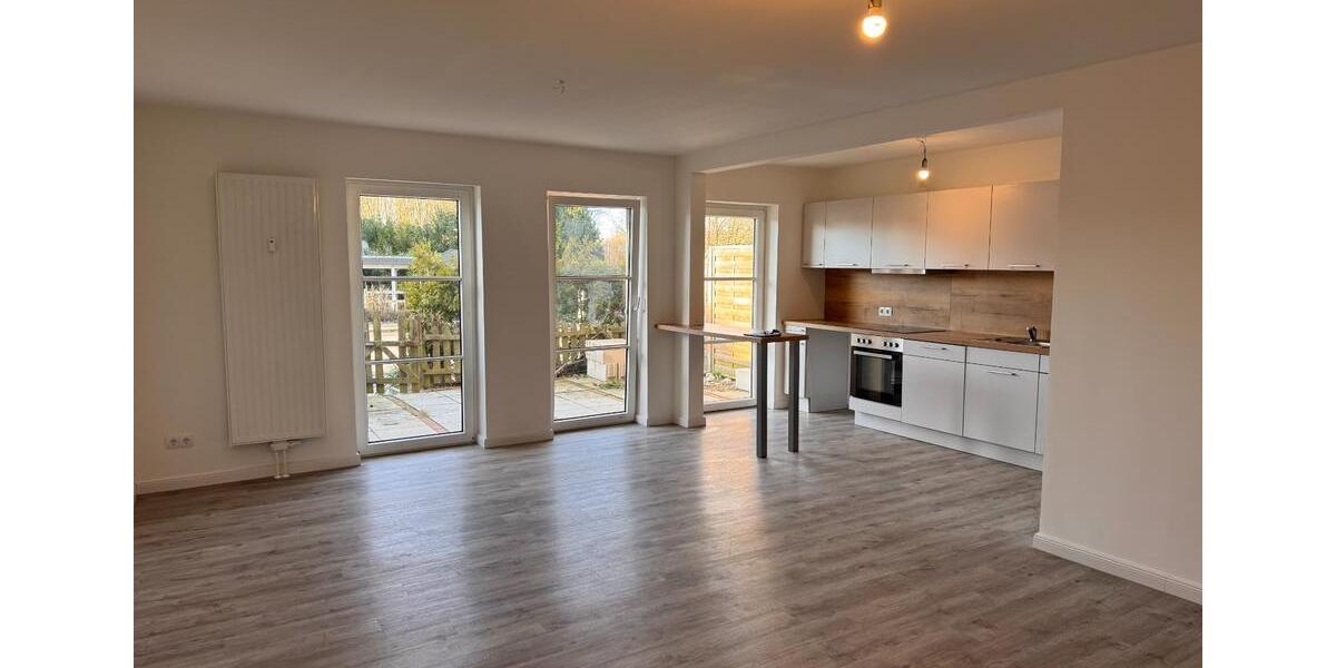 Erdgeschoßwohnung Bad Segeberg - 3 Zimmer, 74 m&sup2;, 1.200&euro; | Angebot:25306918