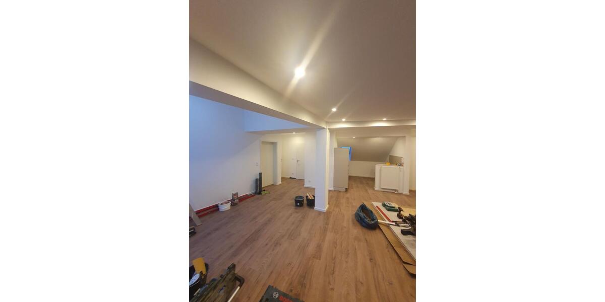 Charmante Dachgeschosswohnung in Hannover - Perfekt für modernes Wohnen 3 zimmer