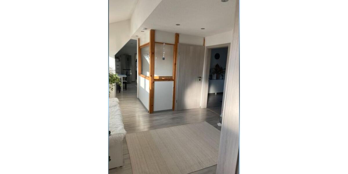 Dachgeschoßwohnung Homburg - 4 Zimmer, 110 m&sup2;, 950&euro; | Angebot:25989372