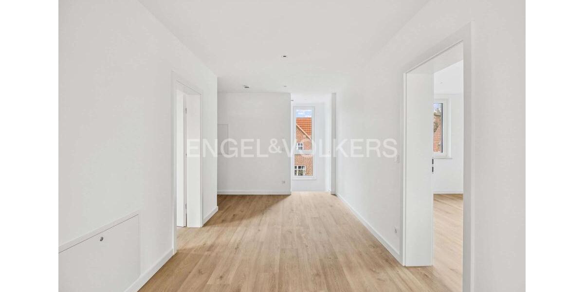 Dachgeschoßwohnung Ahrensburg - 3 Zimmer, 120 m&sup2;, 2.200&euro; | Angebot:26348767