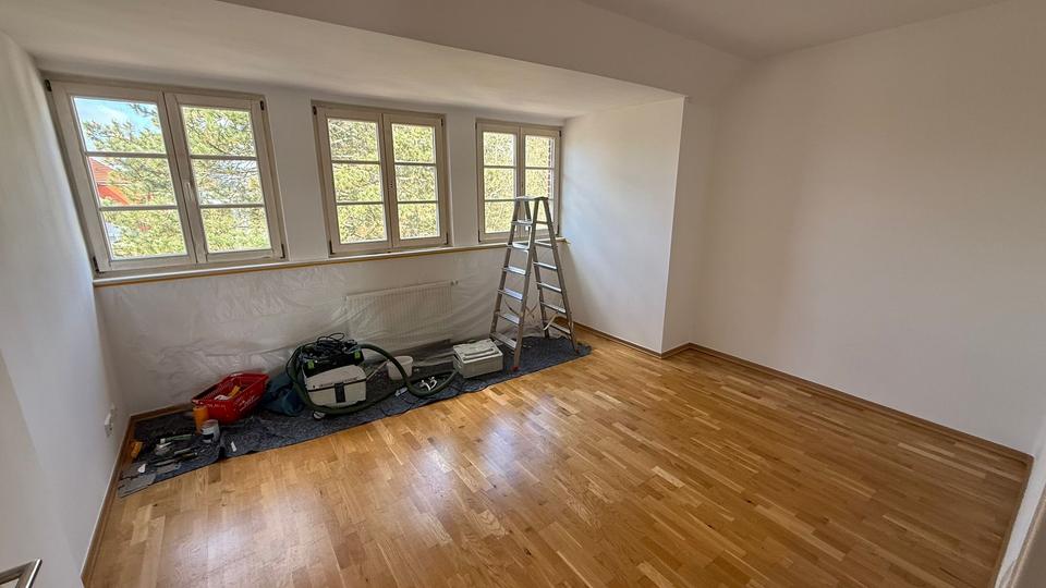 Dachgeschoßwohnung Schwerin Friedrichsthal - 4 Zimmer, 137 m&sup2;, 1.370&euro; | Angebot:25855164