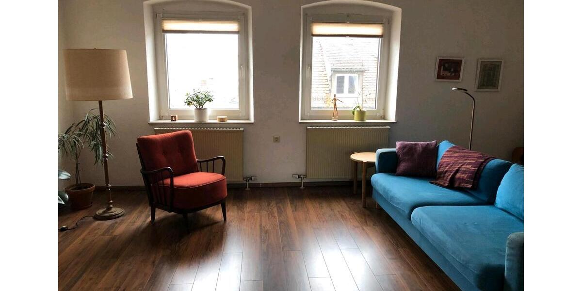 Dachgeschoßwohnung Weiden in der Oberpfalz - 5 Zimmer, 130 m&sup2;, 1.200&euro; | Angebot:24741172
