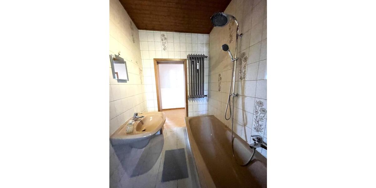 Wohnen auf Zeit Duisburg Hamborn - 4 Zimmer, 105 m&sup2;, 130&euro; | Angebot:22092764