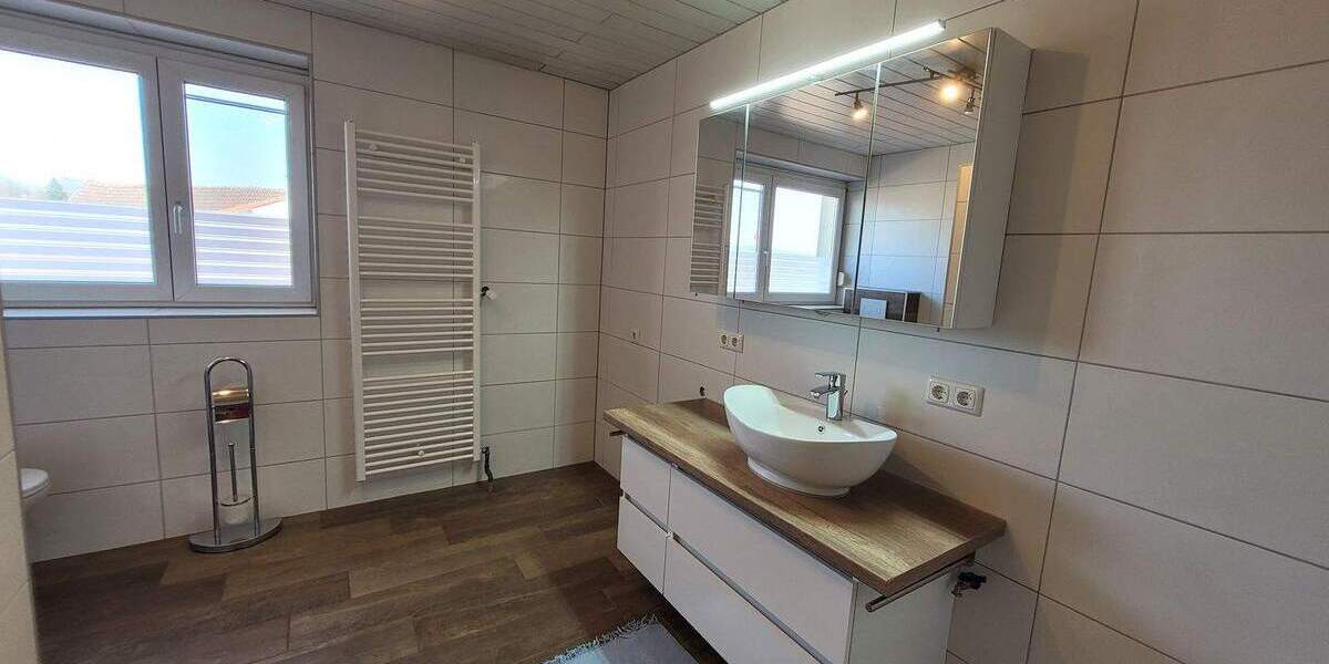 Etagenwohnung Kirchheim - 4 Zimmer, 130 m&sup2;, 980&euro; | Angebot:25845446