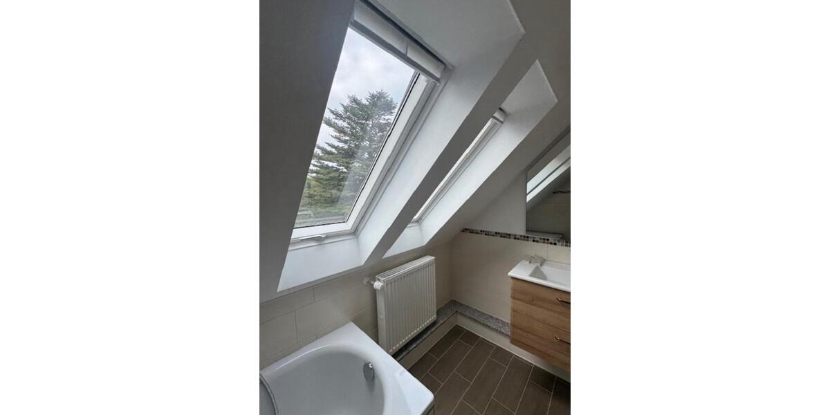 Dachgeschoßwohnung Duisburg Hamborn - 3 Zimmer, 86 m&sup2;, 996&euro; | Angebot:25756642