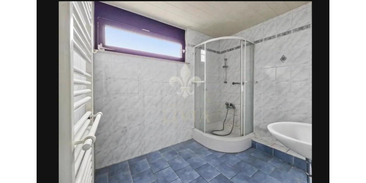 Etagenwohnung Ludwigshafen am Rhein - 4 Zimmer, 95 m&sup2;, 1.150&euro; | Angebot:25856147