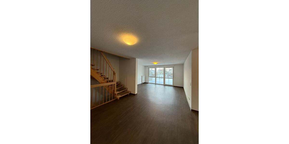 Doppelhaushälfte Kulmain - 4 Zimmer, 135 m&sup2;, 1.290&euro; | Angebot:24785525