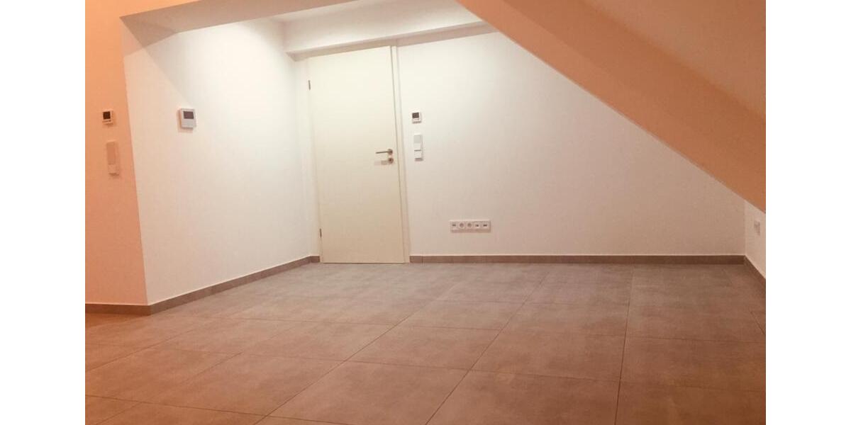 Dachgeschoßwohnung Volkach - 3.5 Zimmer, 80 m&sup2;, 899&euro; | Angebot:24415550