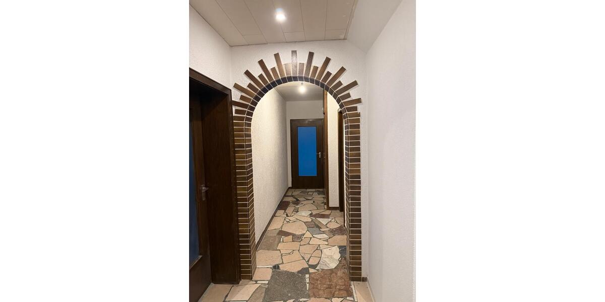 Einfamilienhaus mit 2 Ebenen zur Vermieten (Wohnung )stockheim 6 zimmer