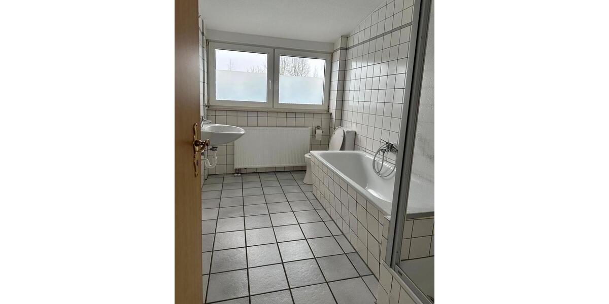 Dachgeschoßwohnung Korbach - 3 Zimmer, 122 m&sup2;, 900&euro; | Angebot:26482952