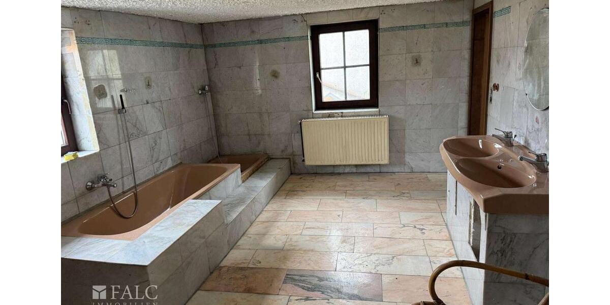 Einfamilienhaus Vestenbergsgreuth - 4 Zimmer, 180 m&sup2;, 1.100&euro; | Angebot:23991338