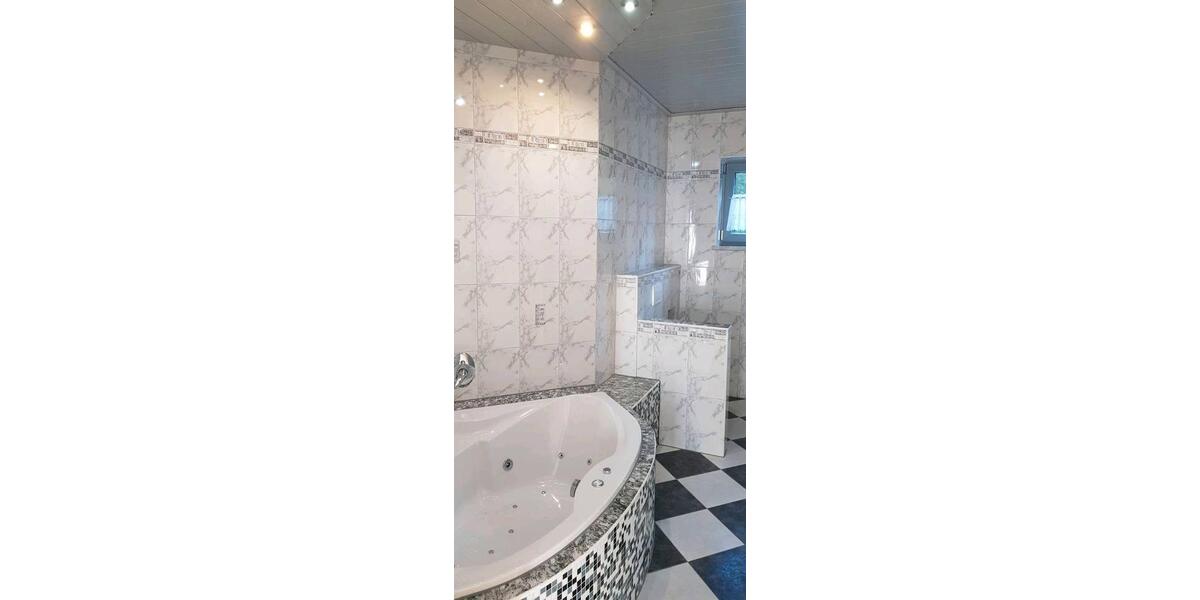 Erdgeschoßwohnung Rentweinsdorf - 2 Zimmer, 89 m&sup2;, 600&euro; | Angebot:26658352