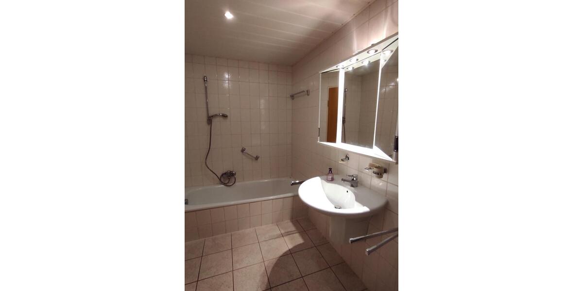 2-Zi. Single-Wohnung möbliertteilmöbliert in EFH in AdorfVogtl. 2 zimmer