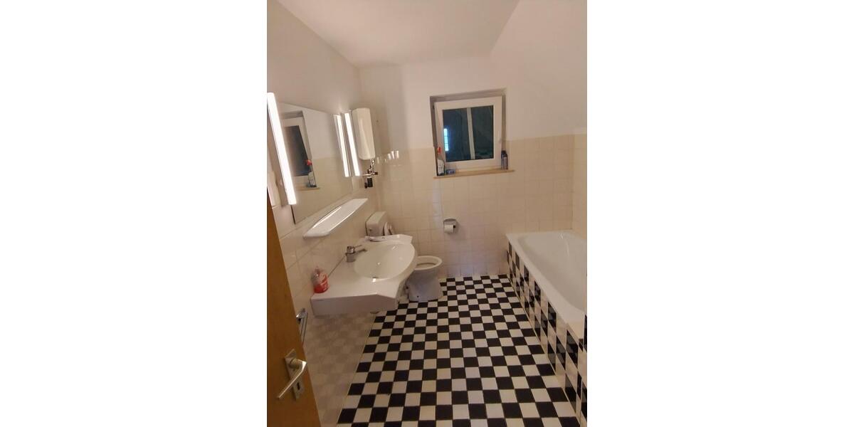 Dachgeschoßwohnung Irmenach - 3 Zimmer, 96 m&sup2;, 500&euro; | Angebot:25873815