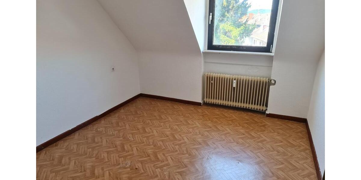 Dachgeschoßwohnung Saarbrücken Neue Bremm - 3 Zimmer, 60 m&sup2;, 420&euro; | Angebot:24745392