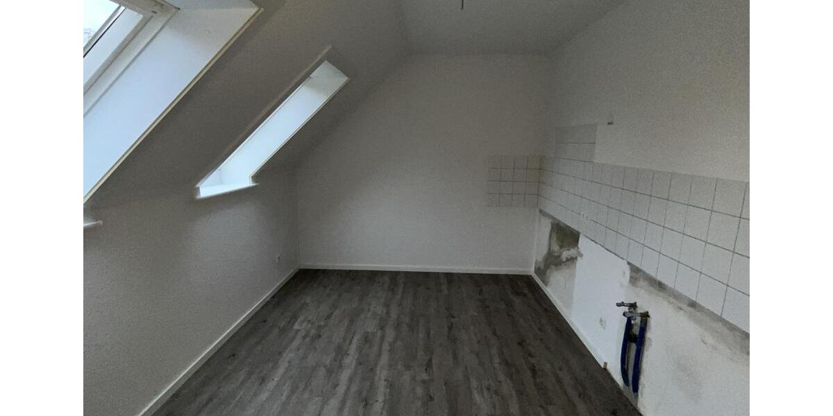 Dachgeschoßwohnung Itzehoe - 4 Zimmer, 102 m&sup2;, 710&euro; | Angebot:24611417