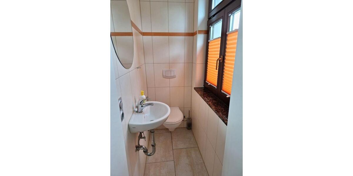 Dachgeschoßwohnung Zwickau - 2 Zimmer, 152 m&sup2;, 1.200&euro; | Angebot:26479906