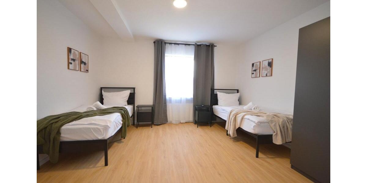 Wohnen auf Zeit Detmold Hakedahl - 10 Zimmer, 250 m&sup2;, 30&euro; | Angebot:24784467